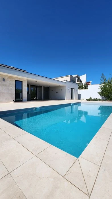 Sale of MODERN, new 1-storey house in Sauvignon