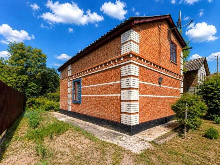 Будинок. Полтава, Центральна