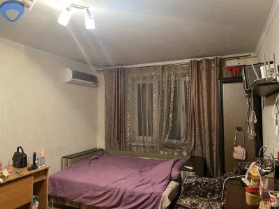 Продам виділену Квартиру на вул. Заболотного , все своє!