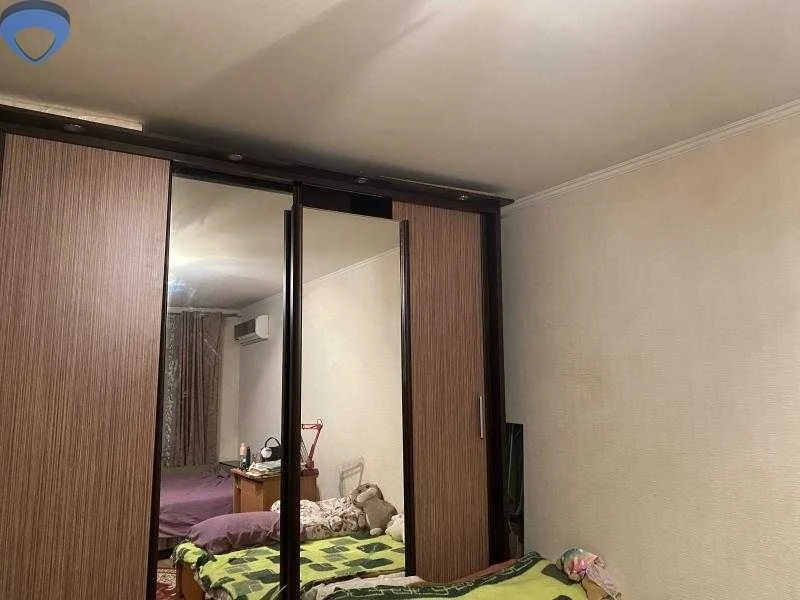 Продам виділену Квартиру на вул. Заболотного , все своє!