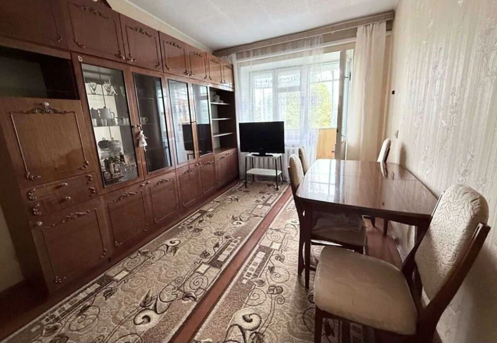 (5) Продам 2к квартиру на Вишенці 9337