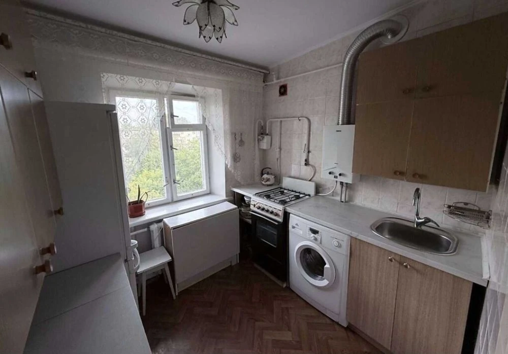 (5) Продам 2к квартиру на Вишенці 9337