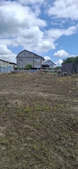 Продам ділянку  в Лезнево