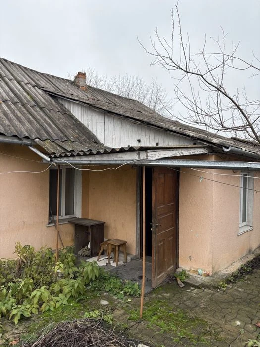 Продам будинок в центрі смт Ярмолинці. Без комісії