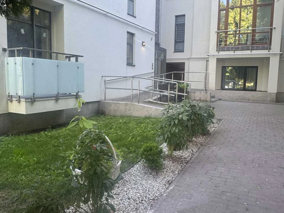 Квартира. Львів, Петра Карманського вул. ()