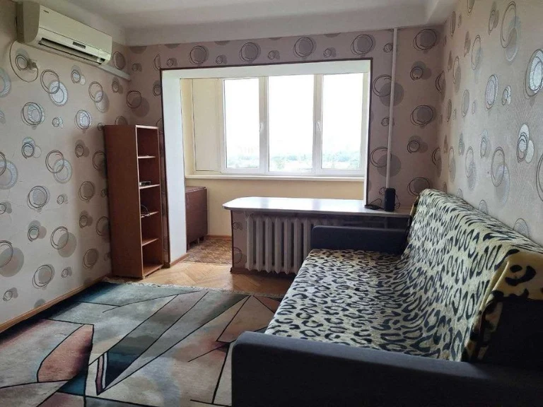 Продаж 1 кімн вул Харківське шосе, 21  32 кв.м. Гарний стан.