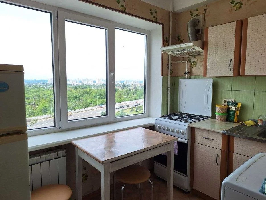 Продаж 1 кімн вул Харківське шосе, 21  32 кв.м. Гарний стан.