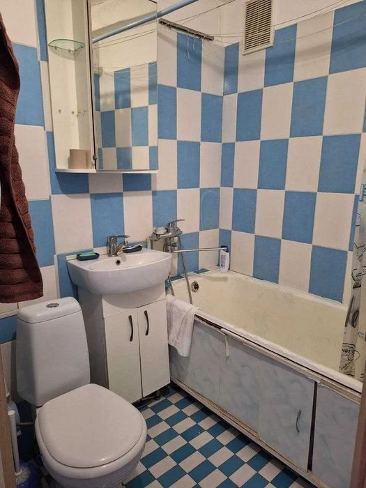 Продаж 1 кімн вул Харківське шосе, 21  32 кв.м. Гарний стан.