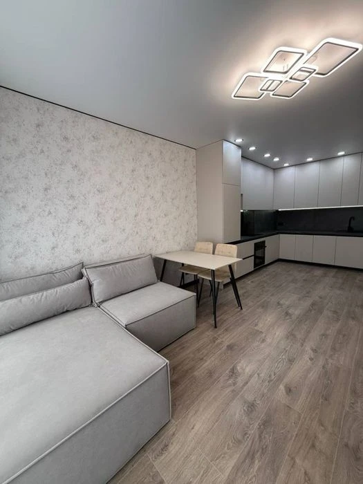 Продам 2 комн Квартира ЖК Барви Тополя