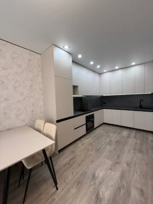 Продам 2 комн Квартира ЖК Барви Тополя