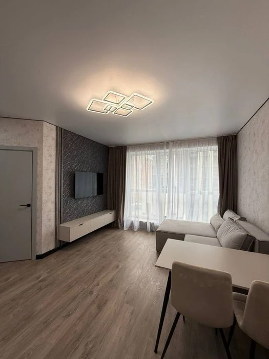 Продам 2 комн Квартира ЖК Барви Тополя