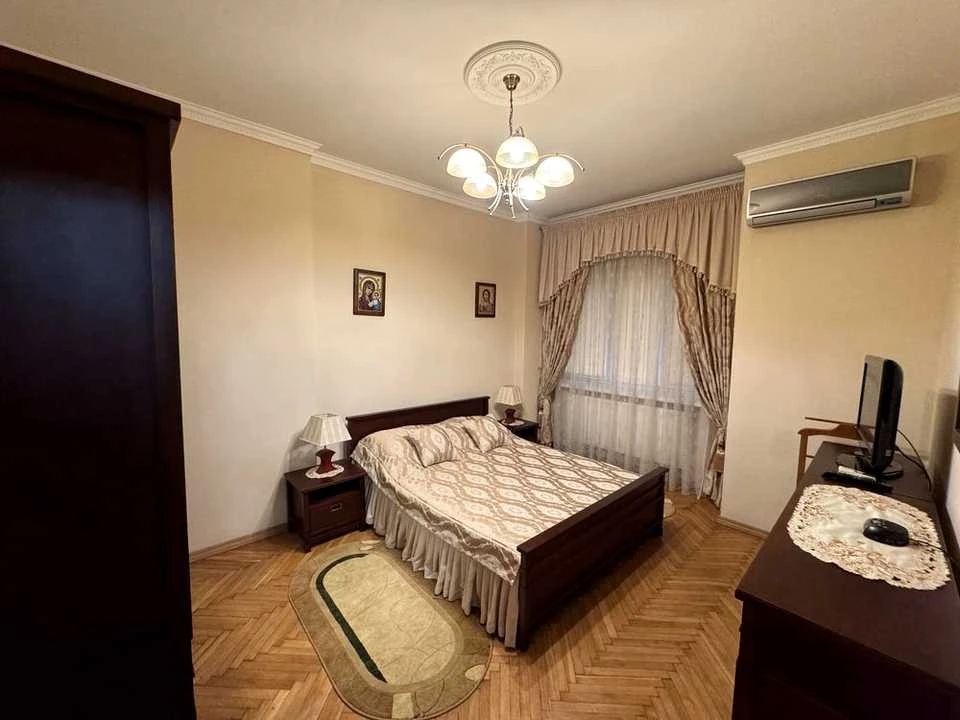 Квартира. Львів, Дмитра Вітовського вул. ()