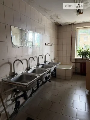 Здам в оренду кімнату на бул. Миколи Руденка 17А довгостроко