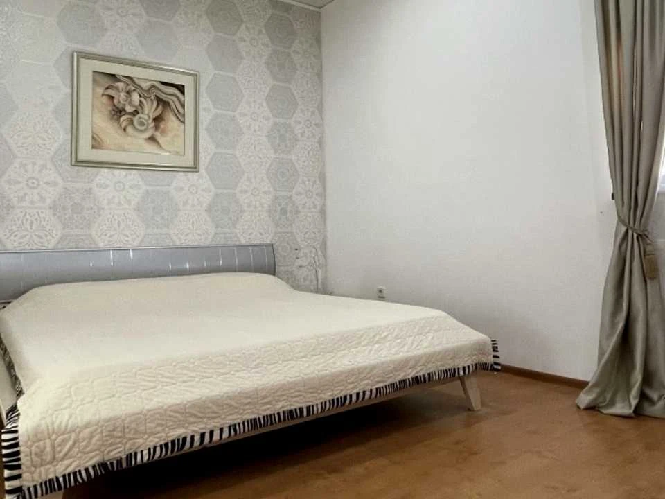 Будинок. Київ, Автопаркова вул.