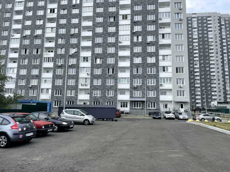 Квартира. Київ, Сім'ї Кульженків вул. (Петра Дегтяренка)