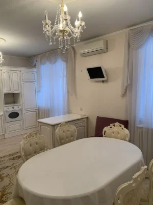 Оренда 2-К квартири 100 кв. м. з терасою Печерськ вул. Конов