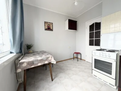 вул. Махова 4Г ( Жолудева ), 3 окремі кімнати.