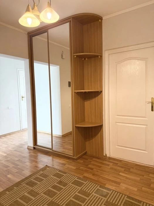 вул. Махова 4Г ( Жолудева ), 3 окремі кімнати.