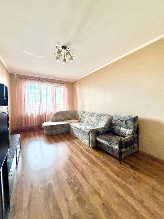 вул. Махова 4Г ( Жолудева ), 3 окремі кімнати.