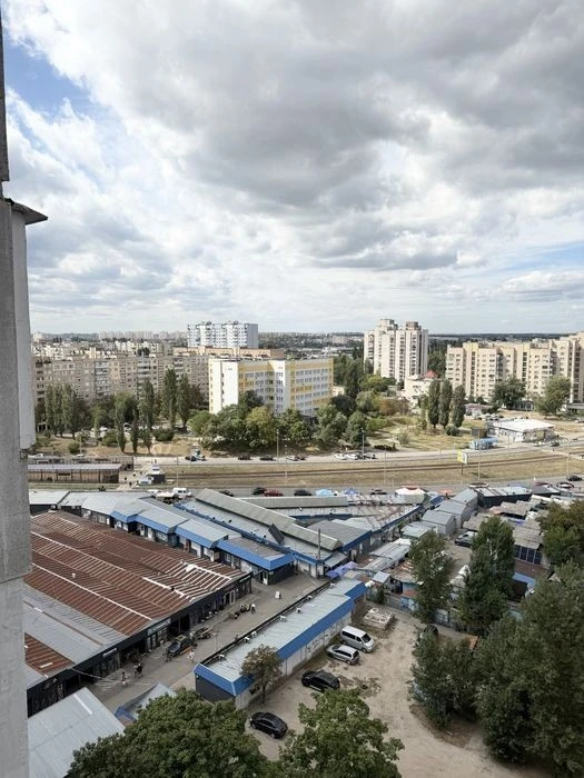 вул. Махова 4Г ( Жолудева ), 3 окремі кімнати.