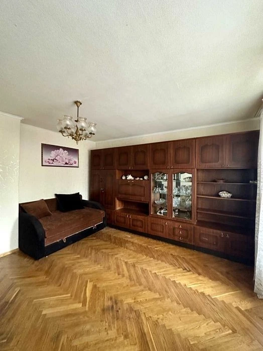 Андрія Малишка 31, 1к, є газ, є бойлер, м Чернігівська 2 хв