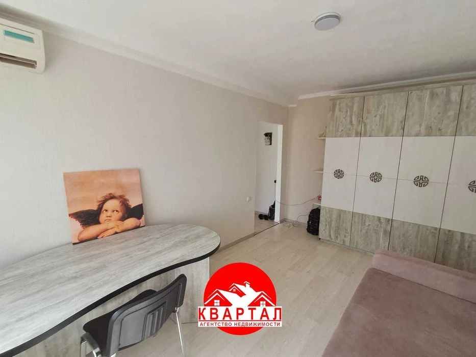 Продается 1 комн. квартира с ремонтом по ул. Глиссерная