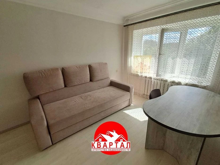 Продается 1 комн. квартира с ремонтом по ул. Глиссерная
