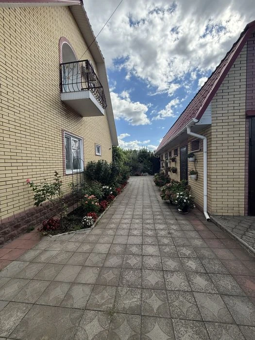Продам великий будинок Таромське