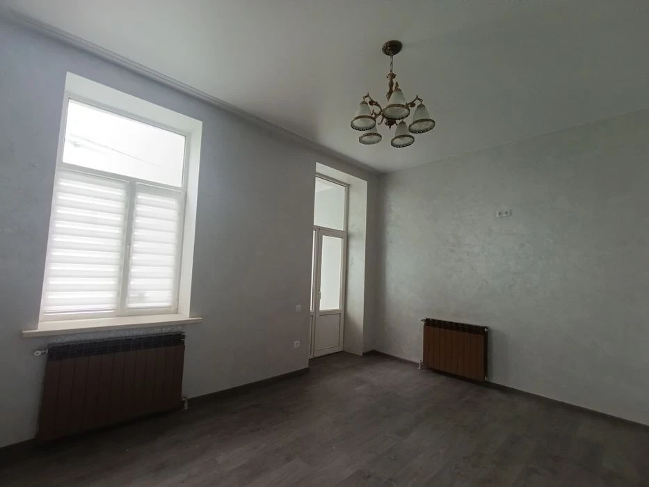 Продам 1 кімнатну квартиру по вул. Драгоманова