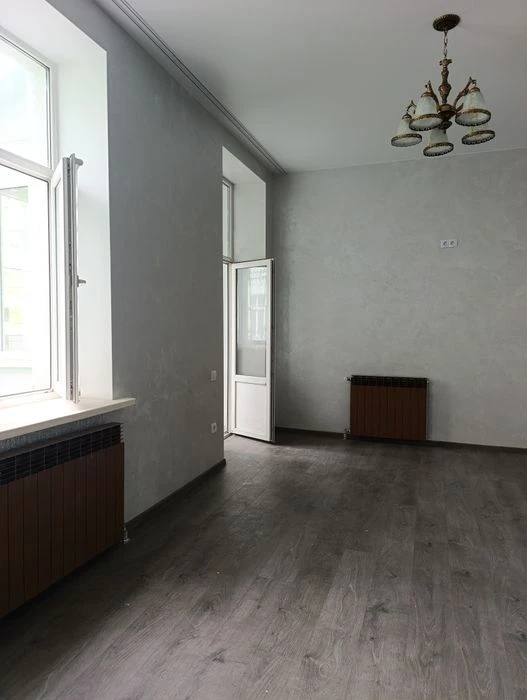 Продам 1 кімнатну квартиру по вул. Драгоманова