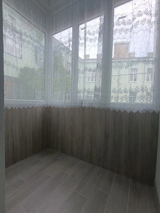 Продам 1 кімнатну квартиру по вул. Драгоманова