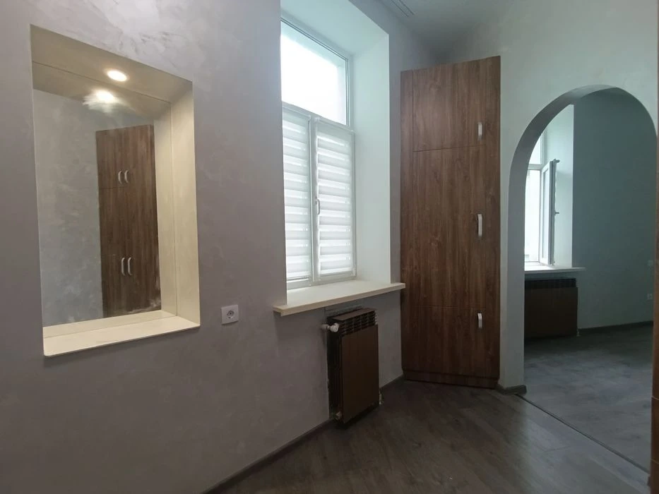 Продам 1 кімнатну квартиру по вул. Драгоманова