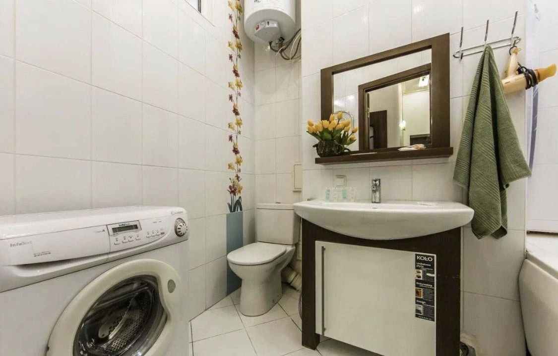 Продаж квартири вул. Рейтарська 31/16 в Києві / W-7461277