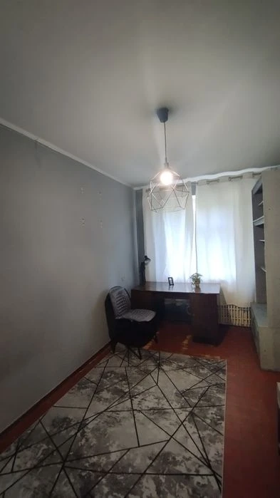 Ls53 I will sell a two-room apartment near the Heroes of Labor market