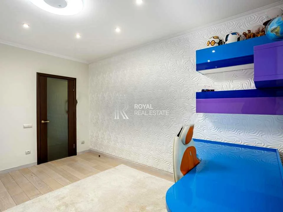 Apartment. Kyiv, Chokolivskyi Blvd.