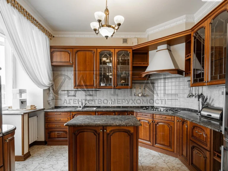Продаж Квартира Поділ
