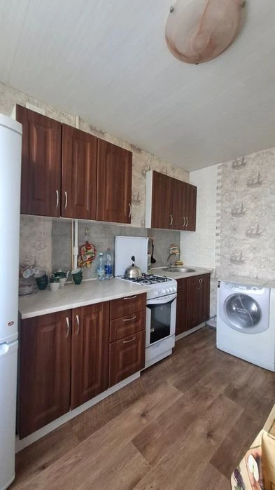 Продам 2 кімнатну квартиру на ж/м Перемога-3 вул. Набережна