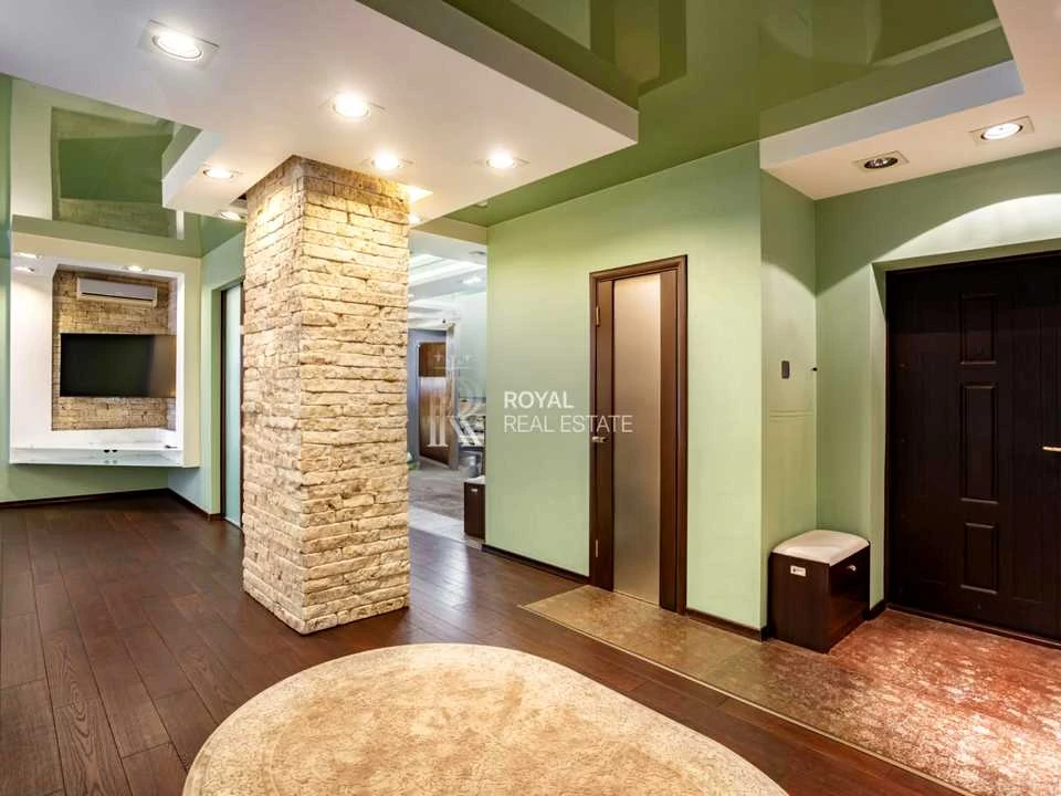 Apartment. Kyiv, Chokolivskyi Blvd.