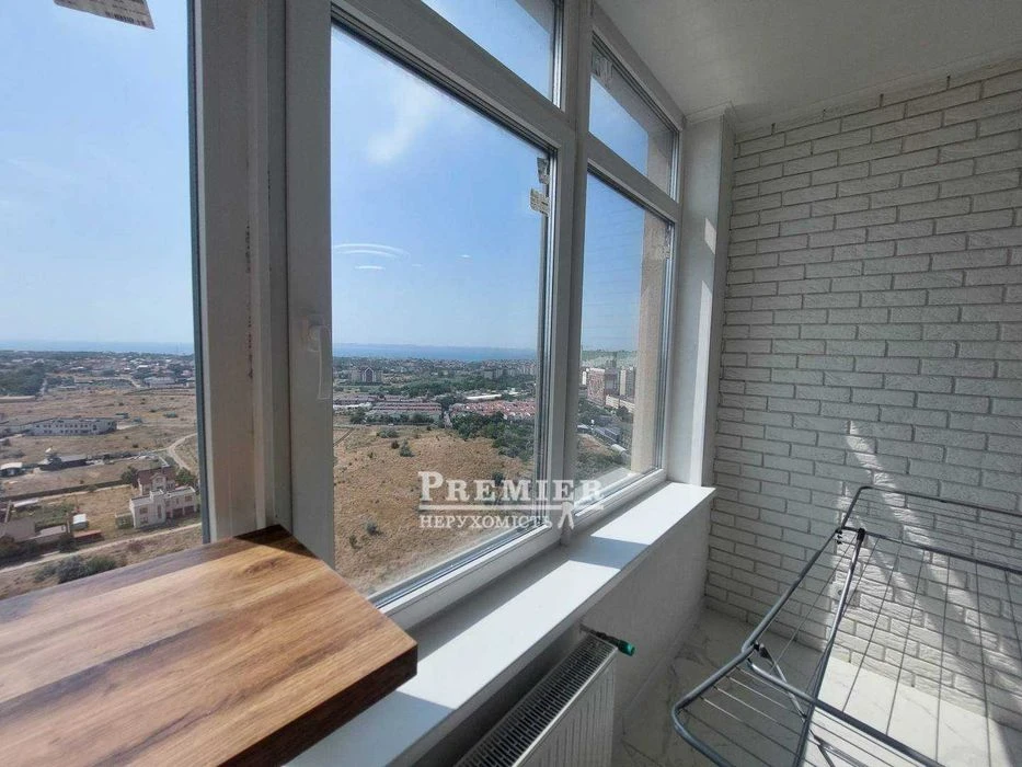 Продам видову 2-х кімнатну квартиру на  Академіка Сахарова!