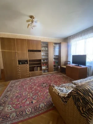 Продам 3 кімнатну квартиру по вул. Генерала Безручка
