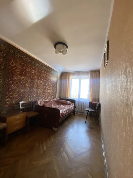 Продам 3 кімнатну квартиру по вул. Генерала Безручка