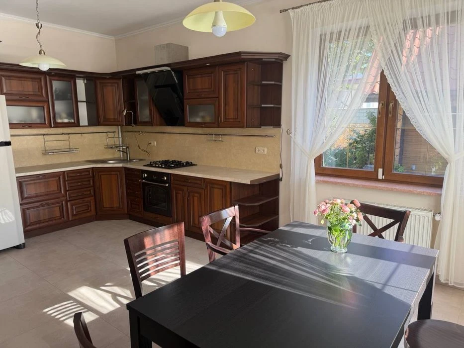 Продаж будинку , вул Жуковського