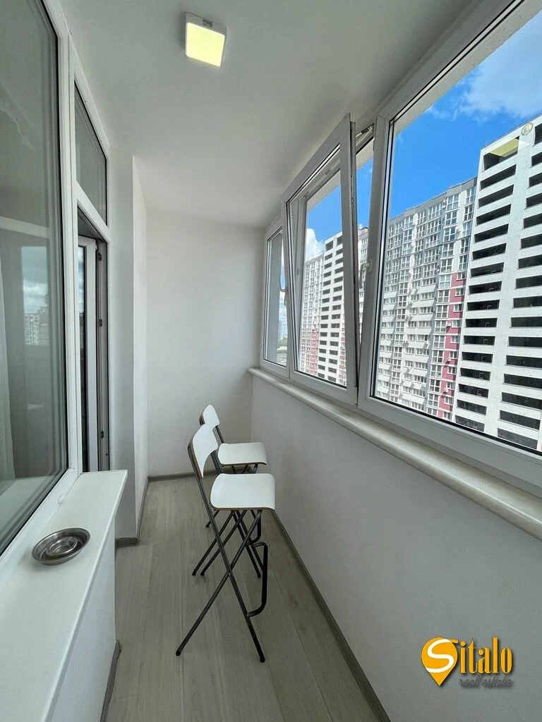 Продажа 2-комнатной квартиры 67 м², Драгоманова ул., 2А