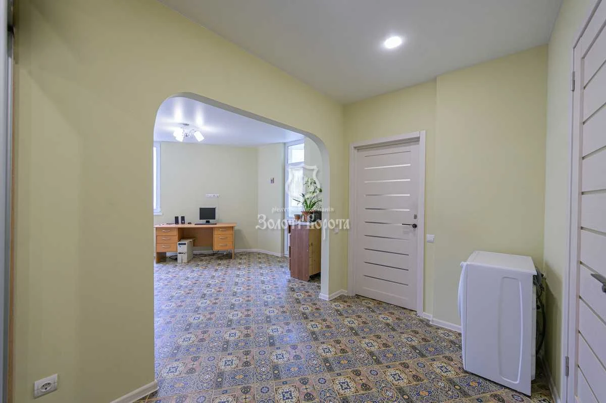 Продажа 1-комнатной квартиры 38 м², Светлая ул., 3д