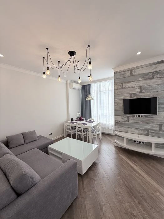 For rent at 9 Zhemchuzhina on French boulevard Dvukhkomnatnaya 100