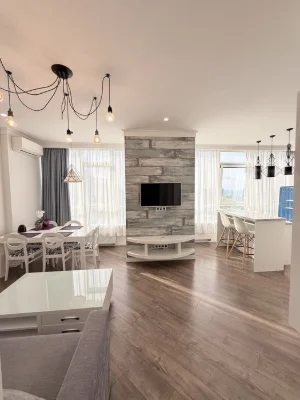 For rent at 9 Zhemchuzhina on French boulevard Dvukhkomnatnaya 100