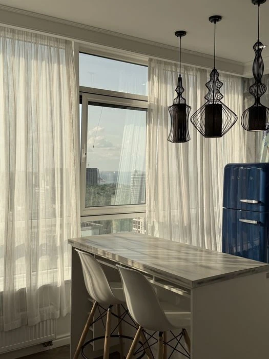 For rent at 9 Zhemchuzhina on French boulevard Dvukhkomnatnaya 100