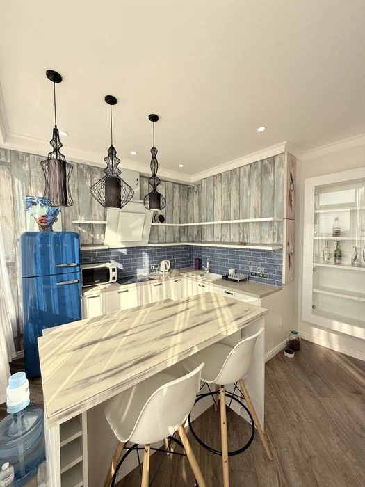 For rent at 9 Zhemchuzhina on French boulevard Dvukhkomnatnaya 100