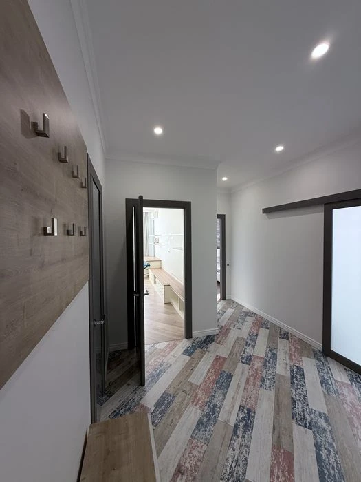For rent at 9 Zhemchuzhina on French boulevard Dvukhkomnatnaya 100