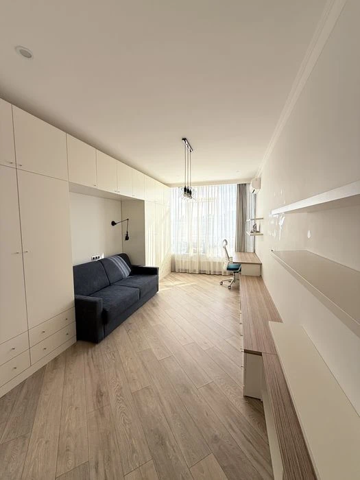 For rent at 9 Zhemchuzhina on French boulevard Dvukhkomnatnaya 100